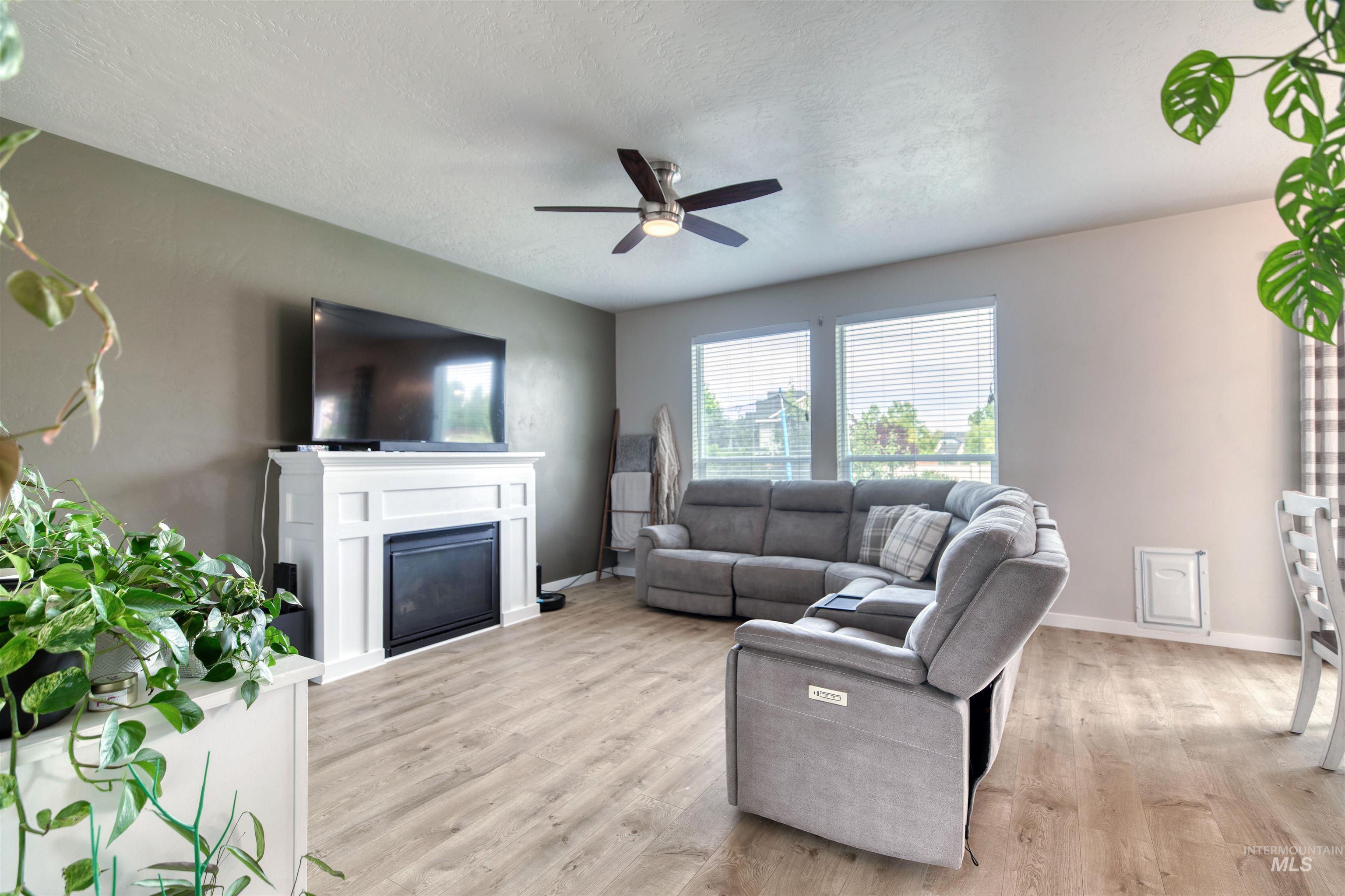 2416 S Sumpter Way Property Photo 6