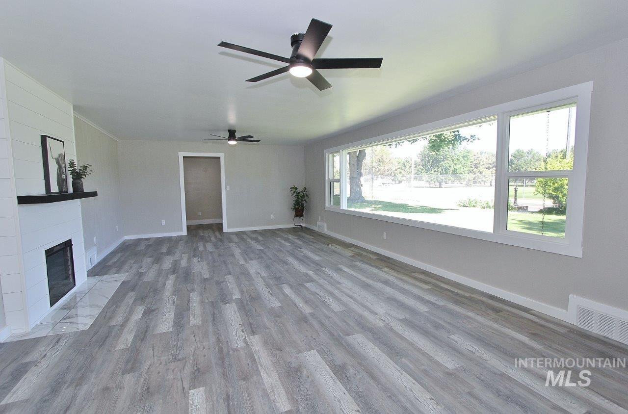 520 E Logan Property Photo 1