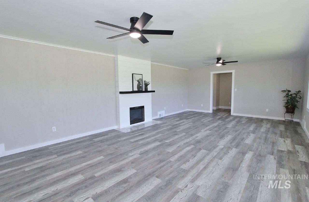520 E Logan Property Photo 4
