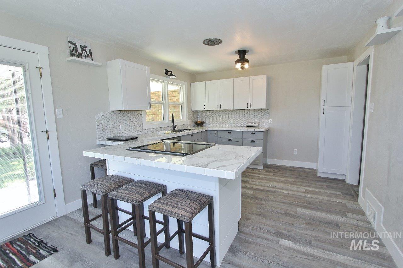 520 E Logan Property Photo 5