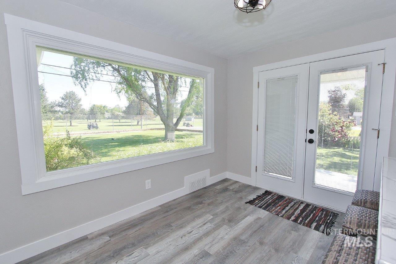 520 E Logan Property Photo 8