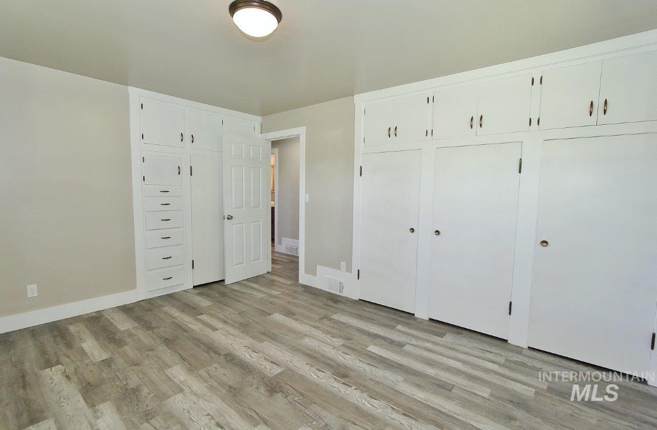 520 E Logan Property Photo 15