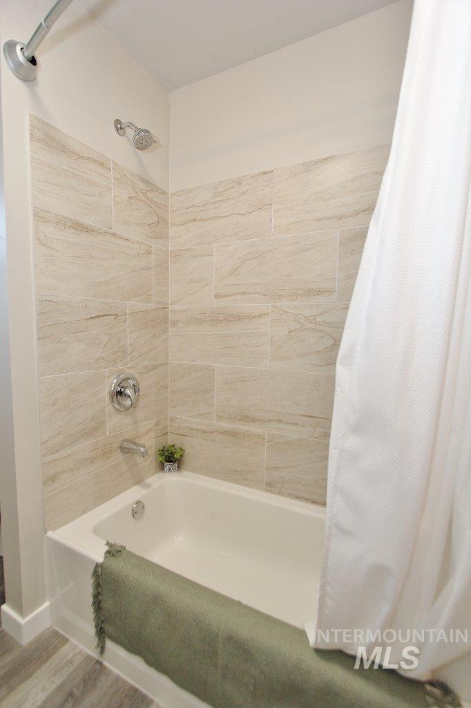 520 E Logan Property Photo 17