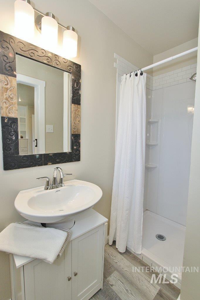 520 E Logan Property Photo 18