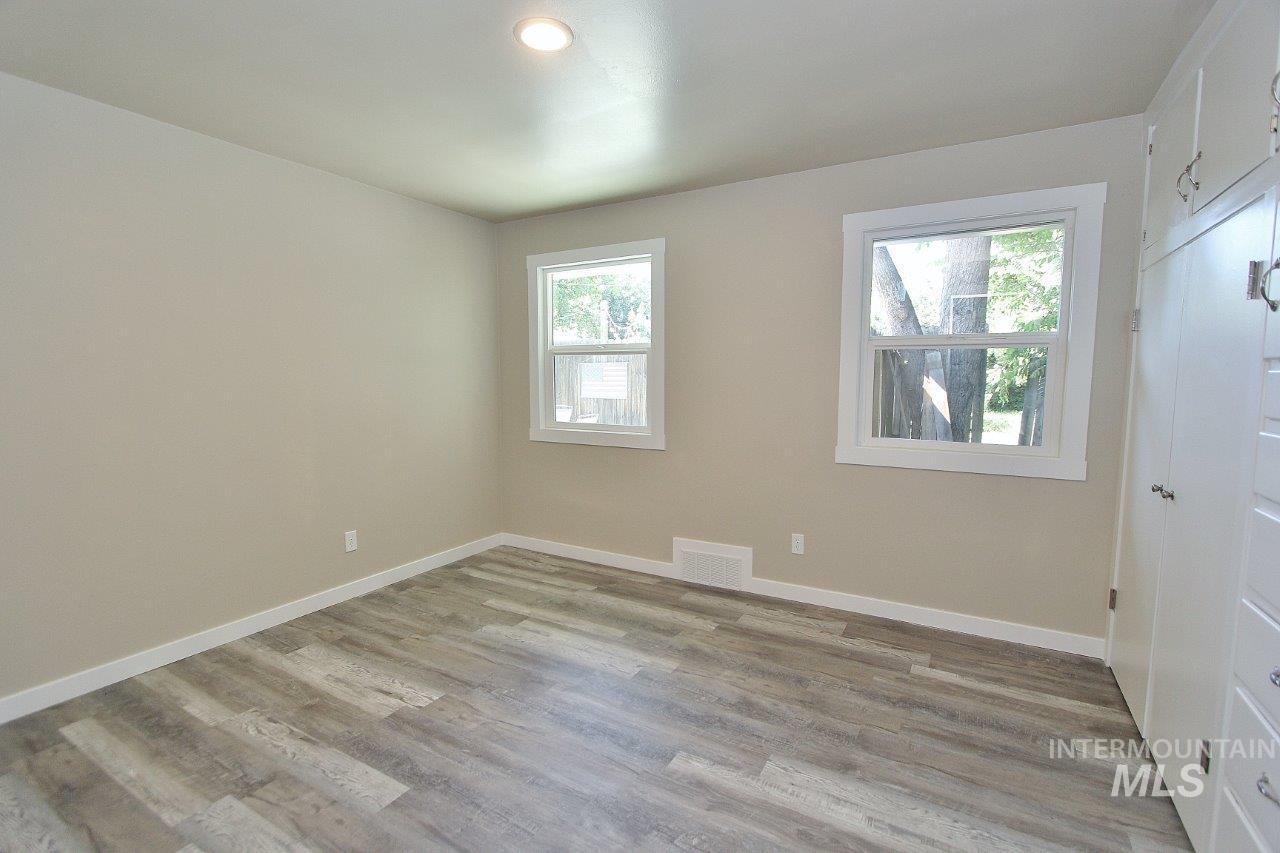 520 E Logan Property Photo 23