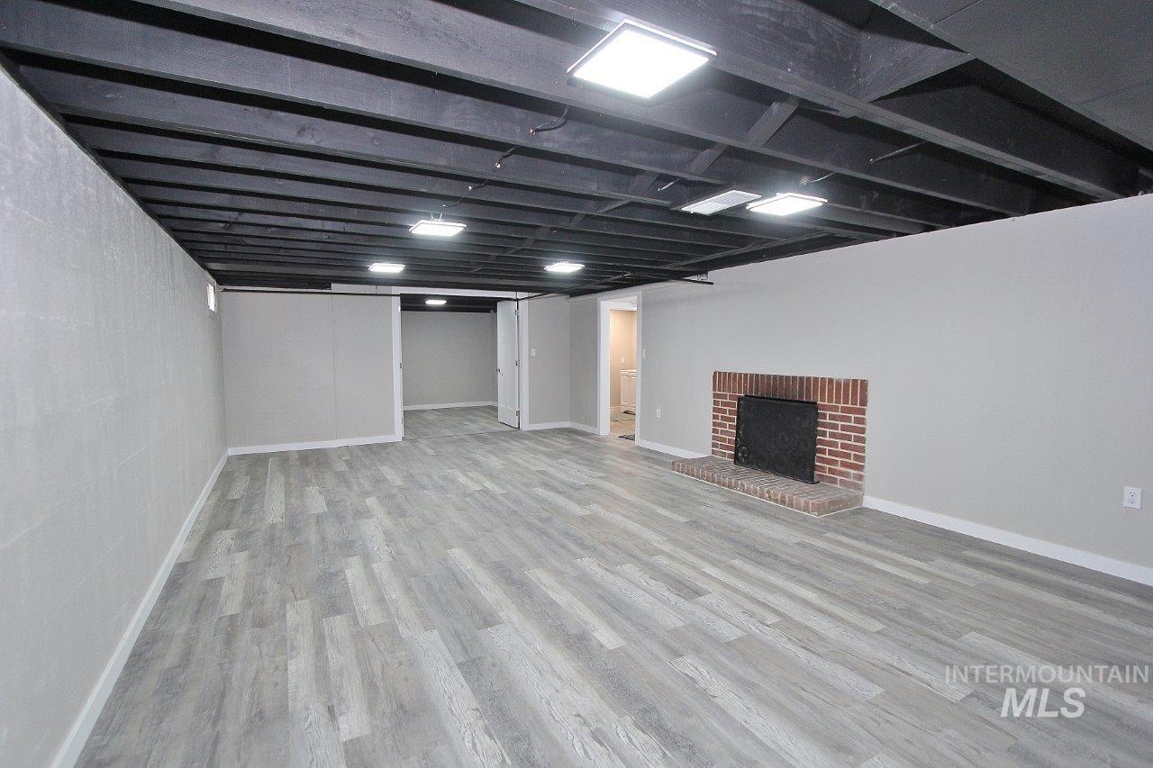 520 E Logan Property Photo 31