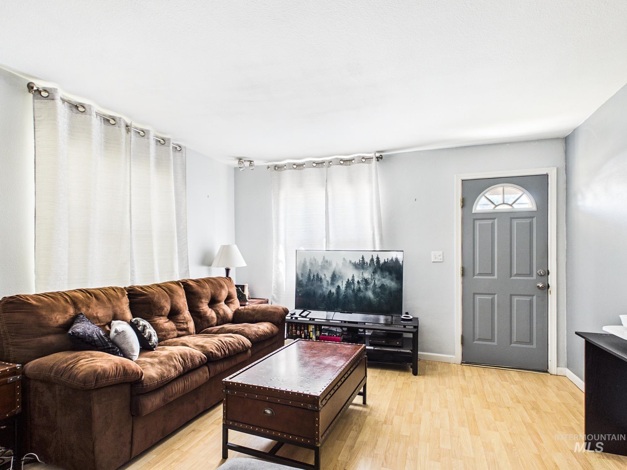 1507 19th Ave Property Photo 4