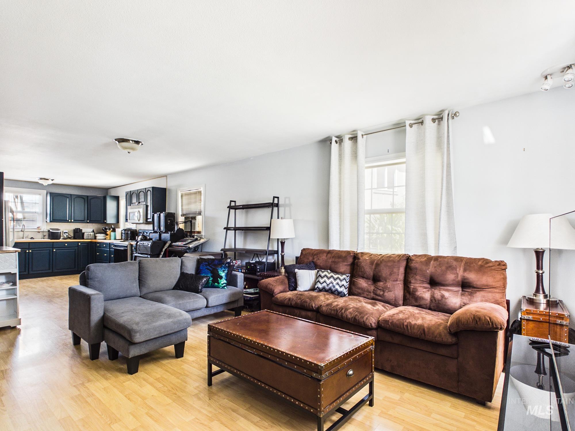 1507 19th Ave Property Photo 5