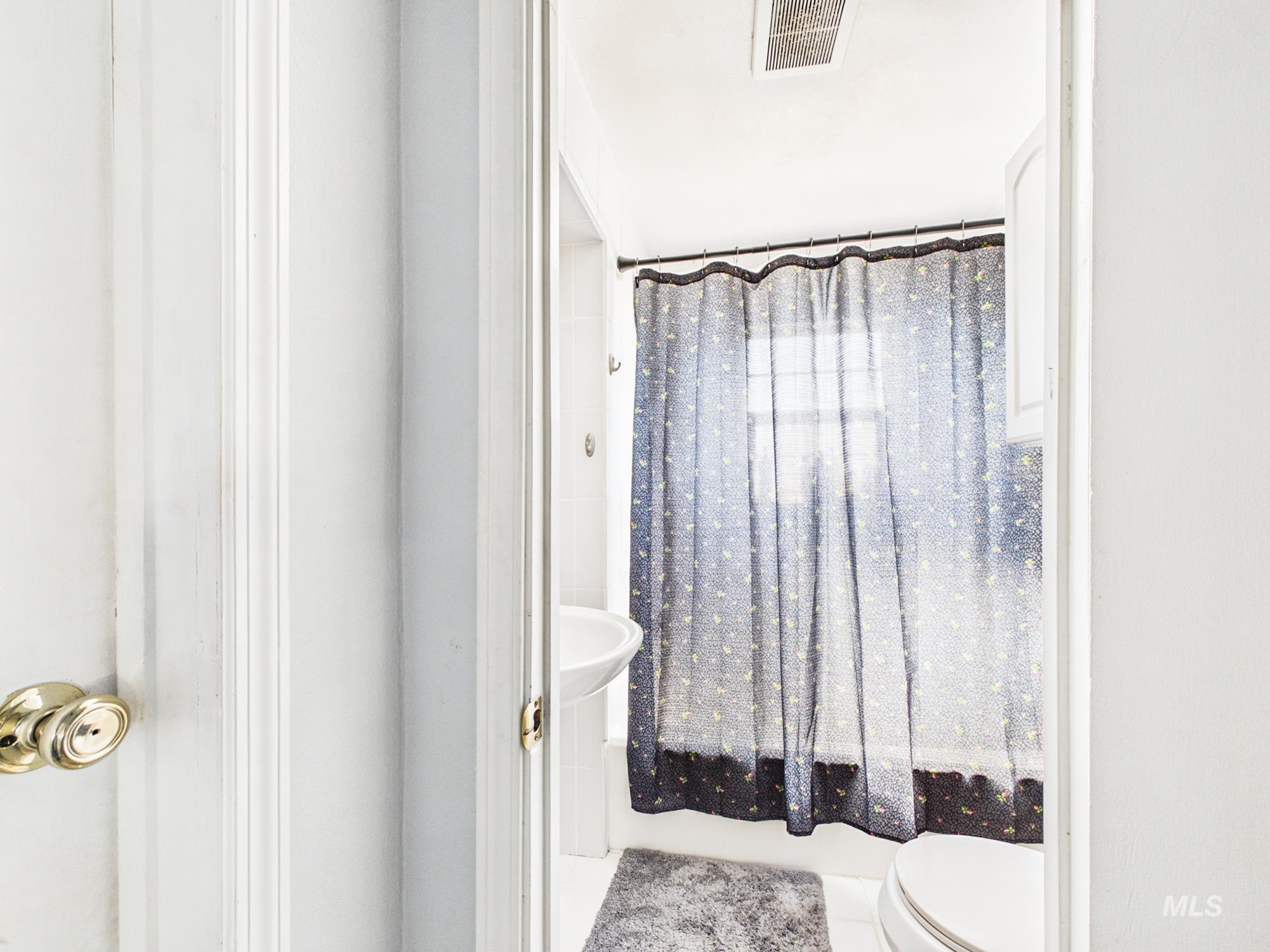 1507 19th Ave Property Photo 6