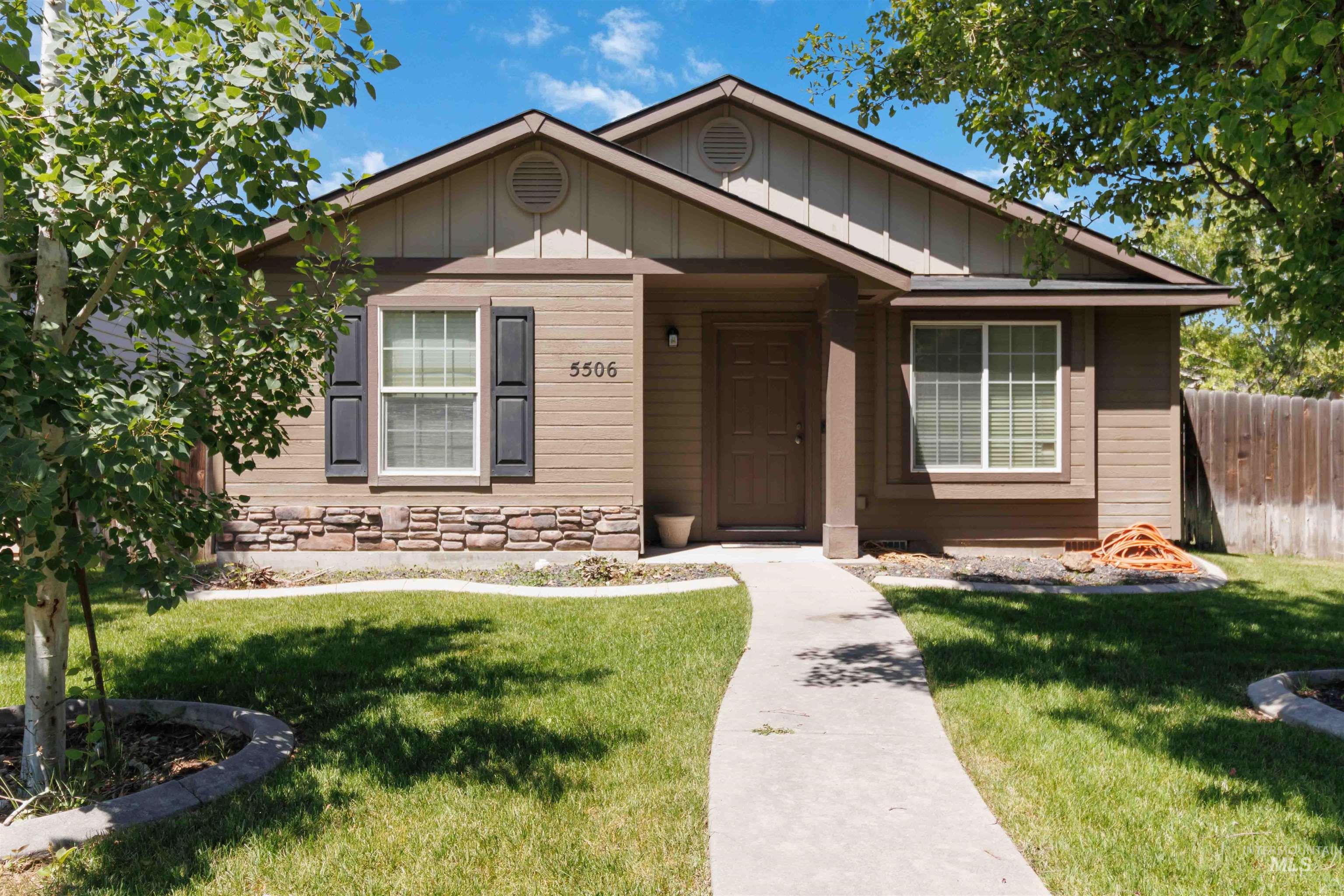 5506 S Pepperview Way Property Photo 1