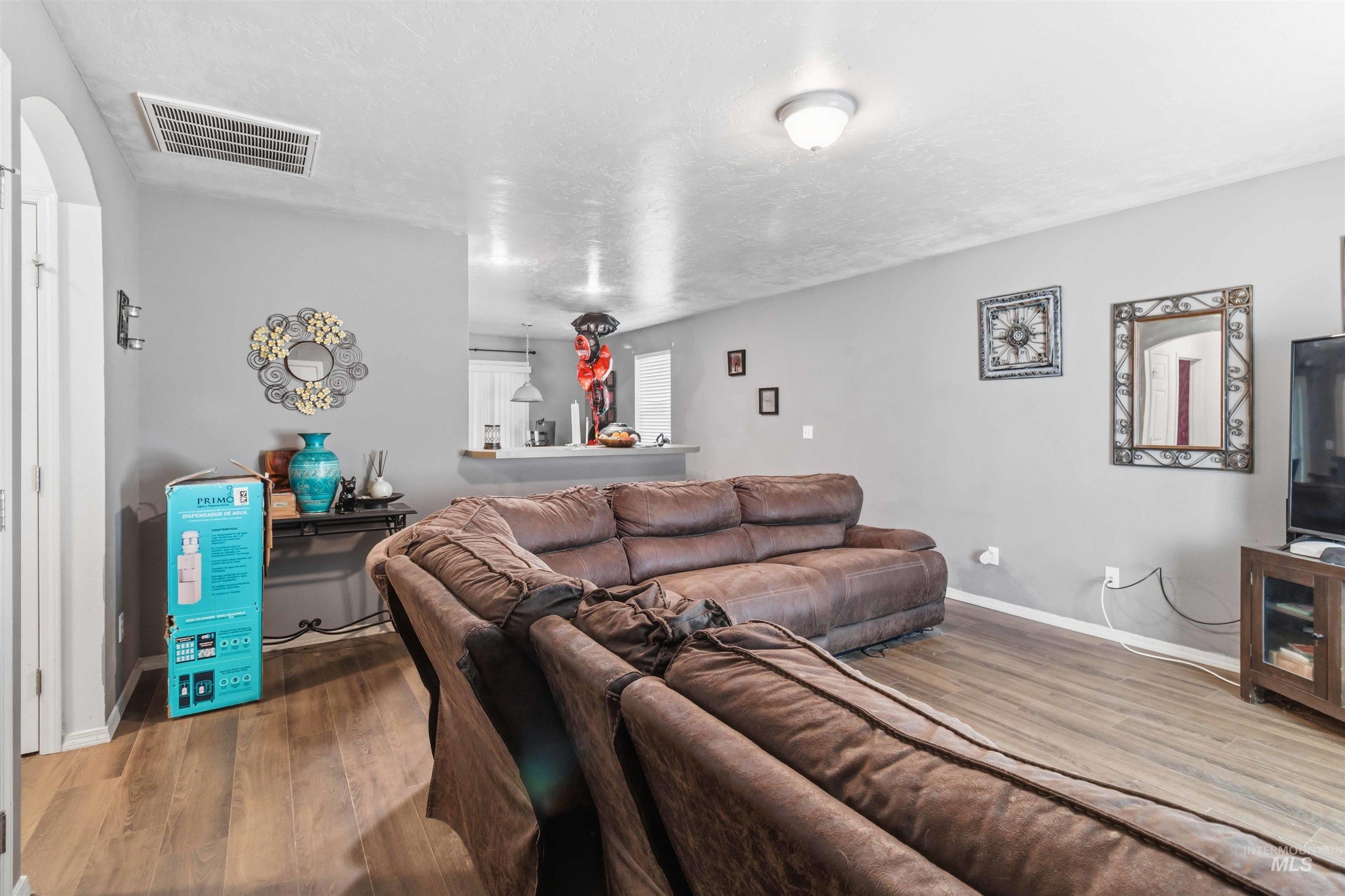 5506 S Pepperview Way Property Photo 4