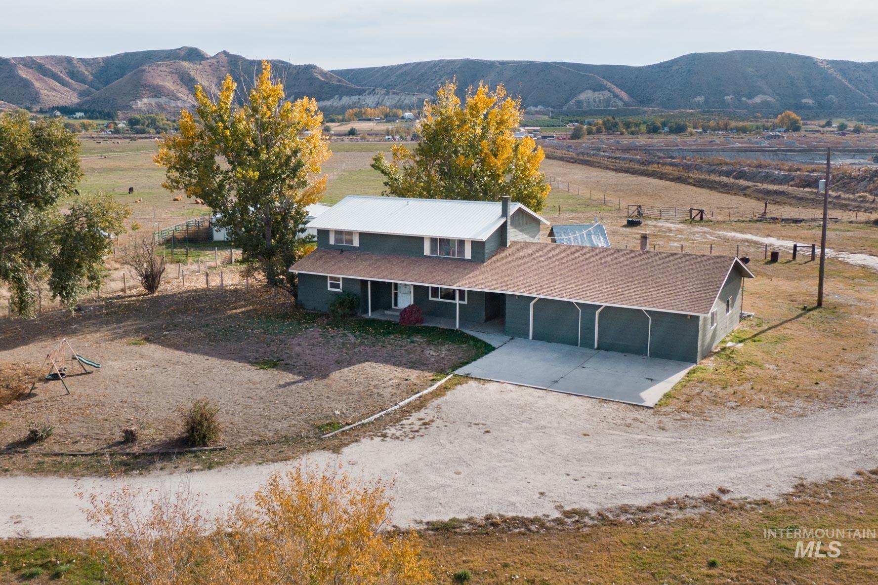 1823 W Sales Yard Rd Property Photo 1