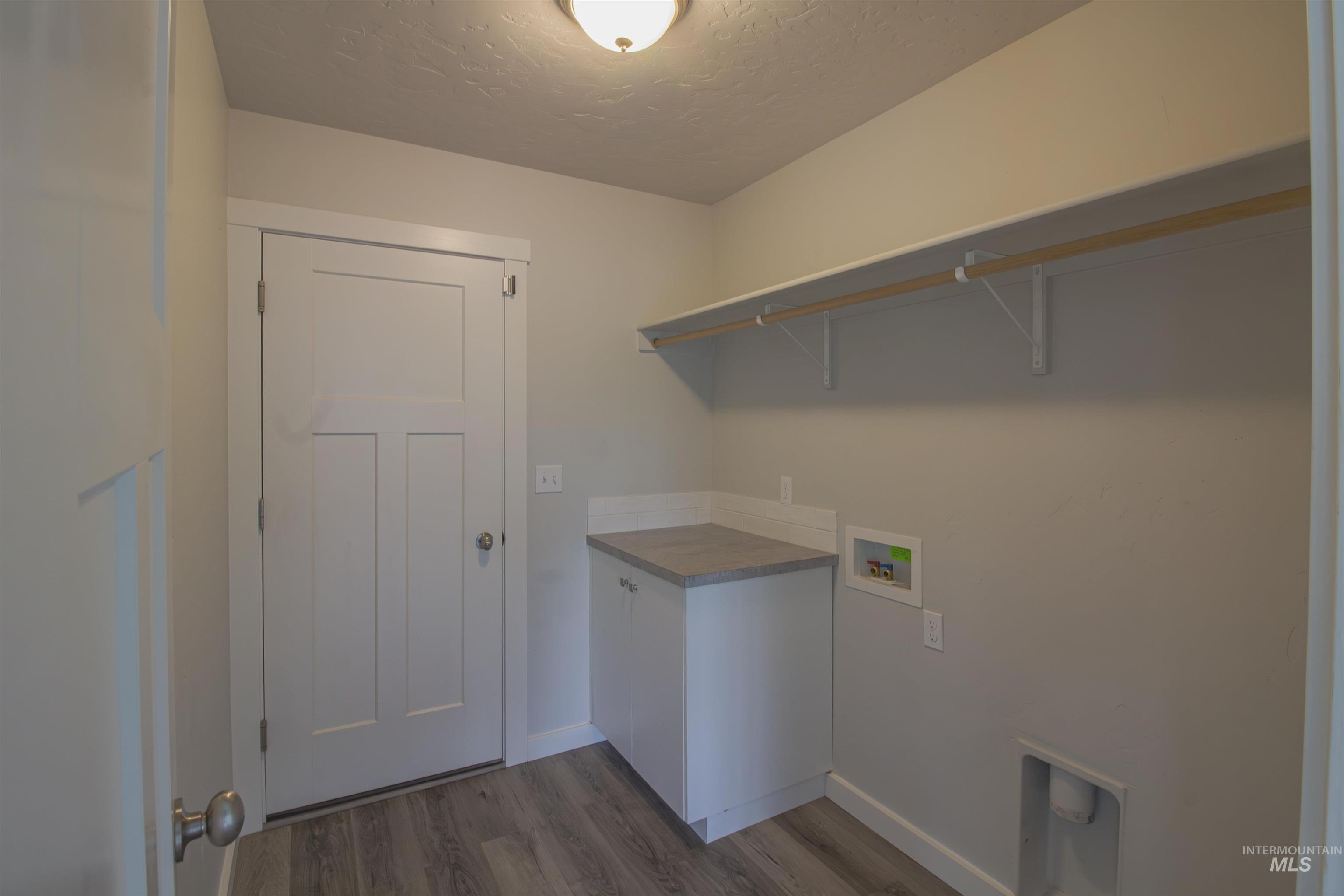 220 S Park Ave Property Photo 18