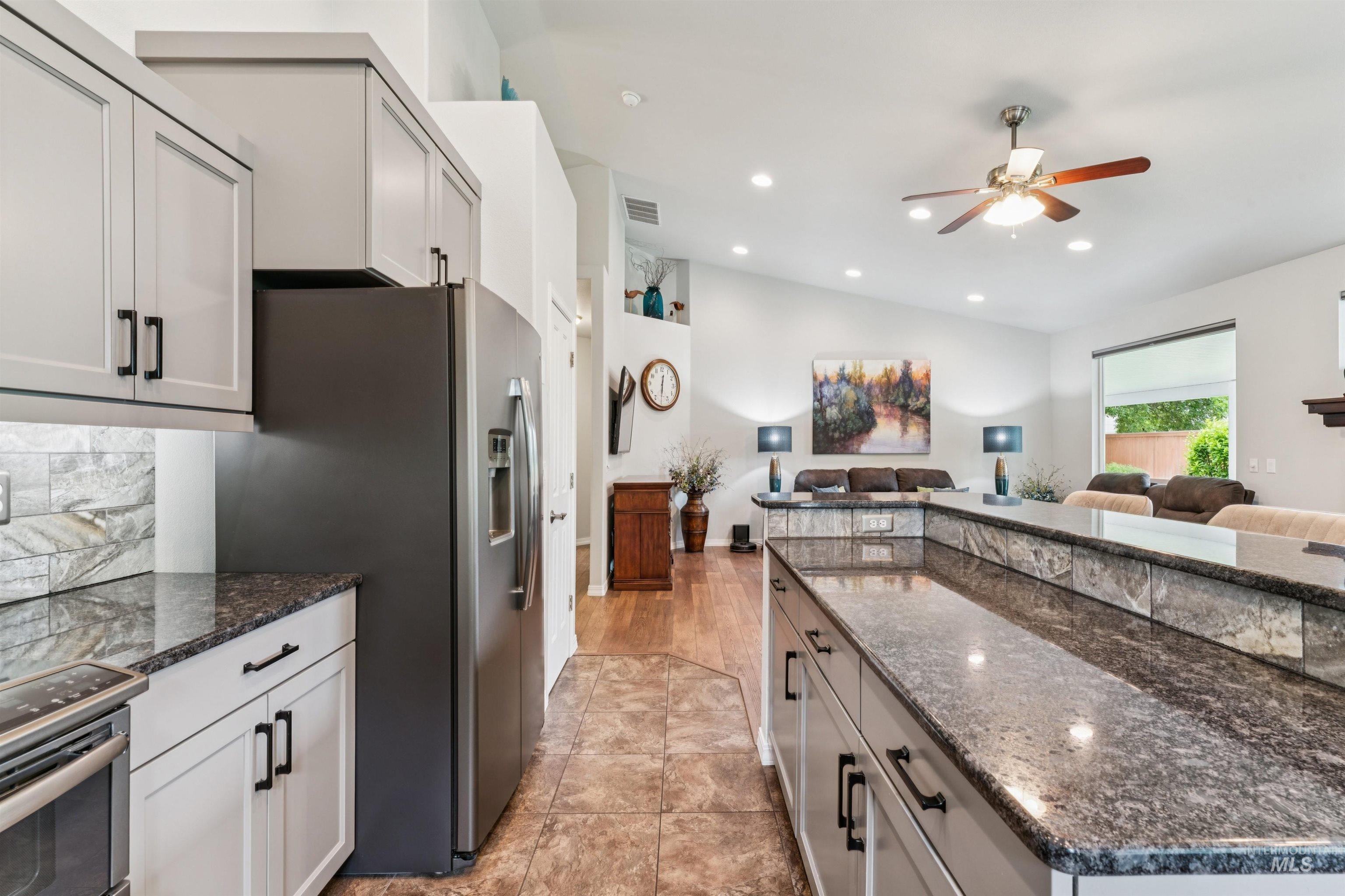 6020 N Cobbler Lane Property Photo 10