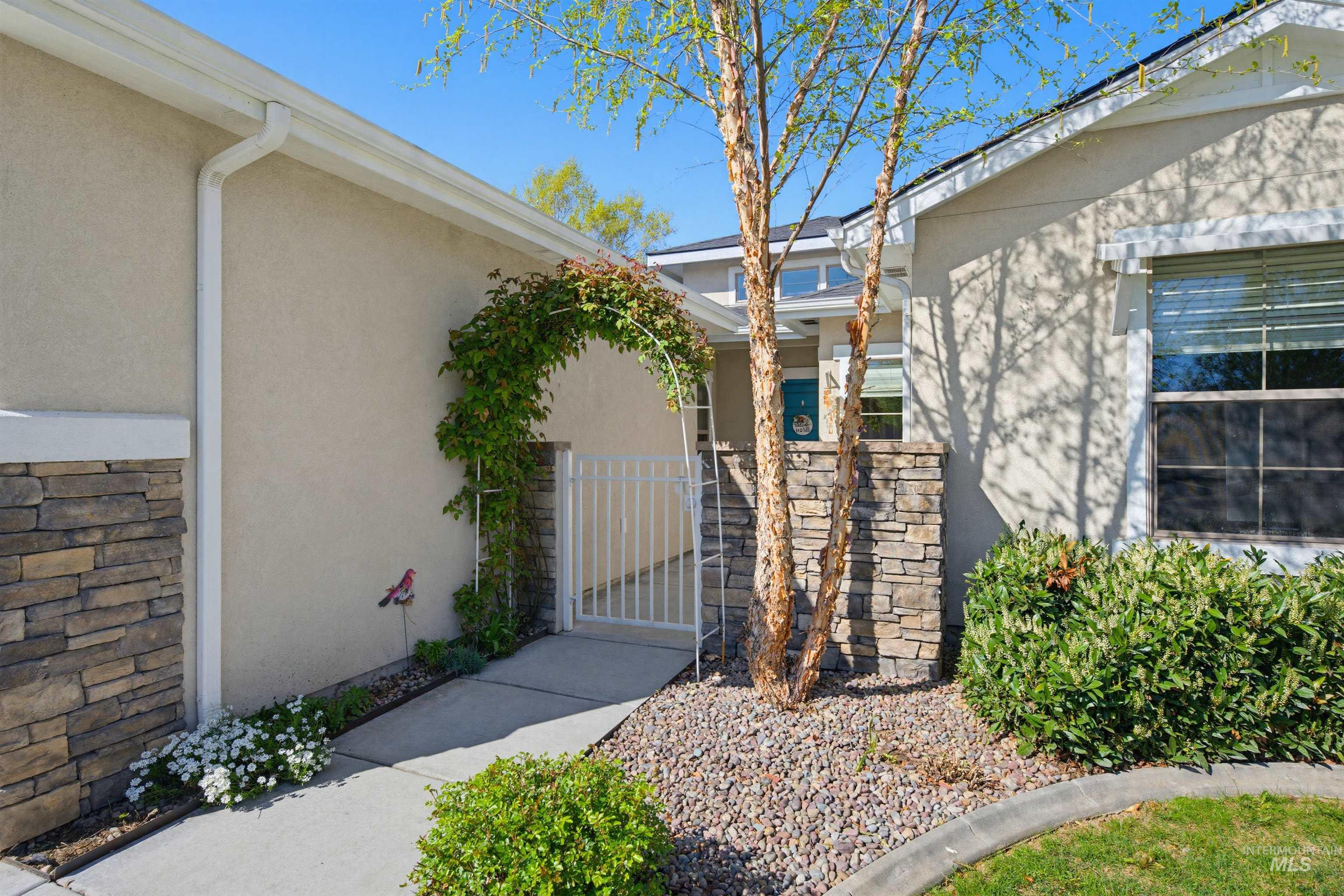 5563 N Mitchum Property Photo 4