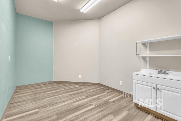 6734 W State Street Property Photo 16