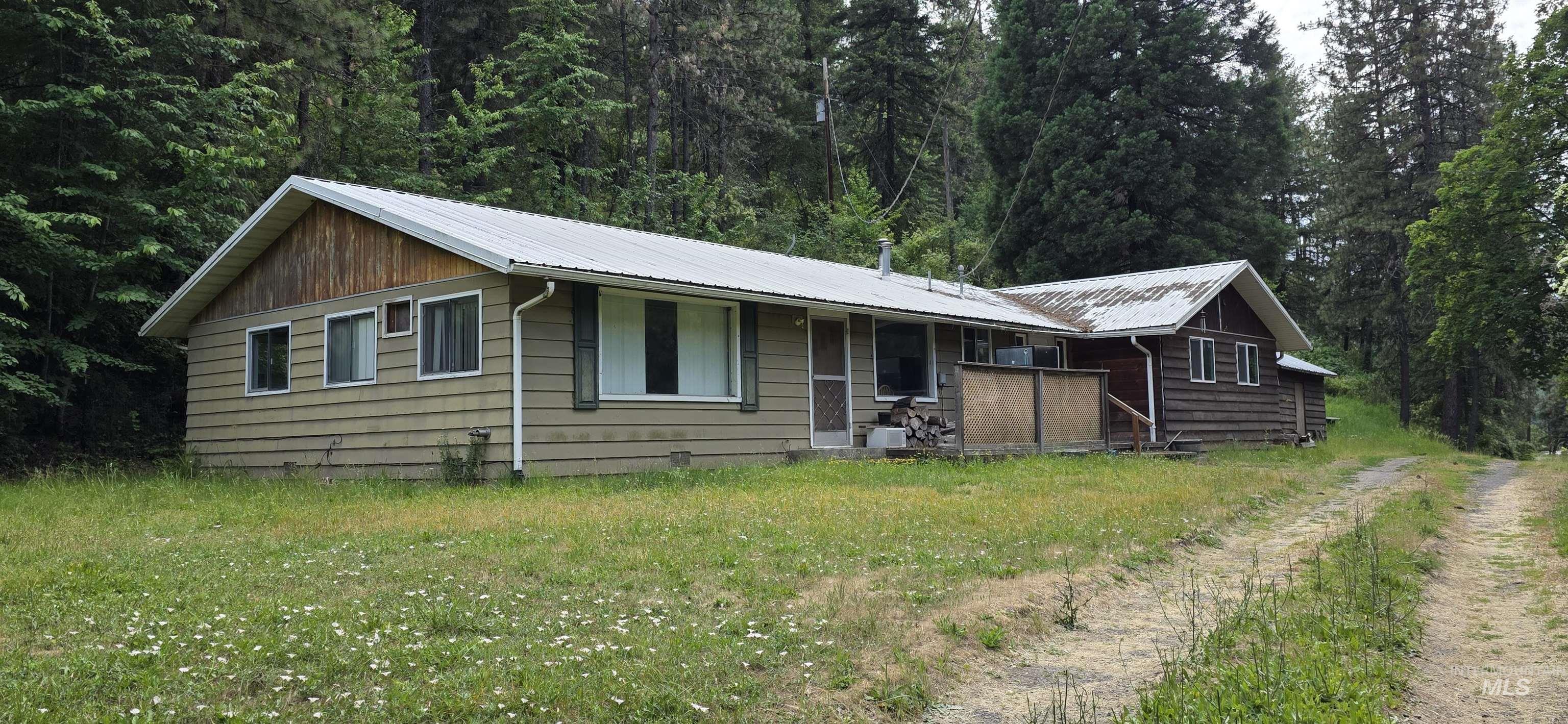 46582 Highway 12 Property Photo 1