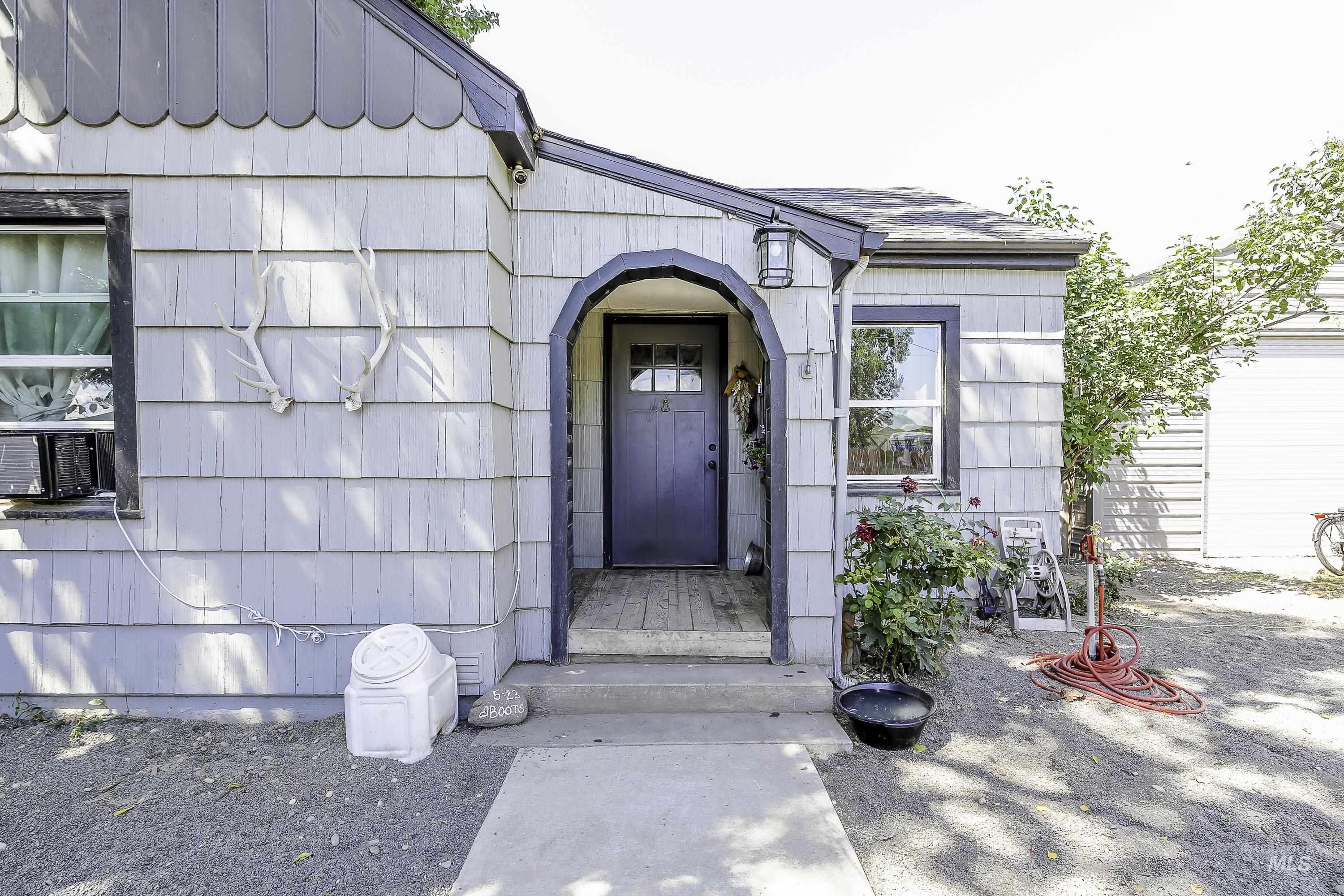 429 Burrell Ave. Property Photo 4