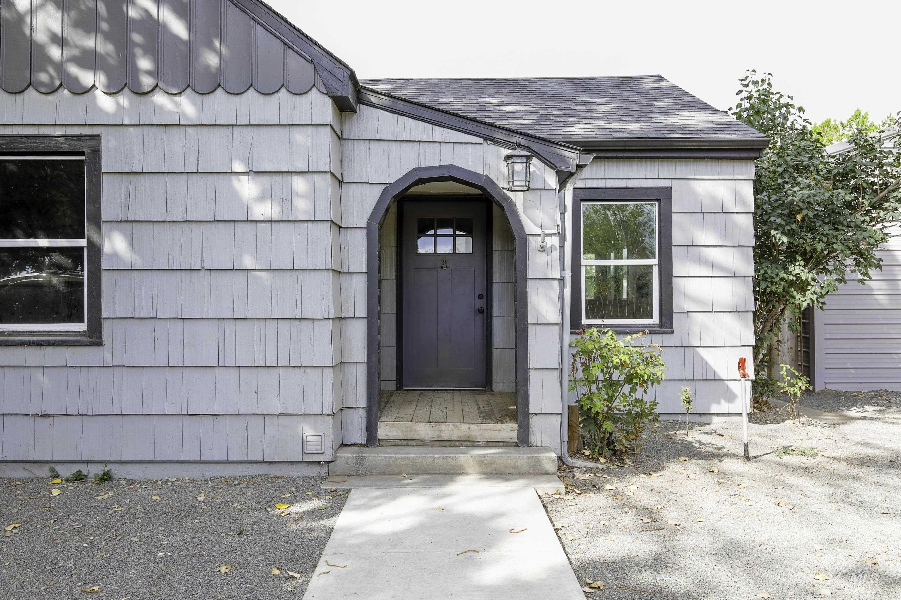 429 Burrell Ave. Property Photo 4