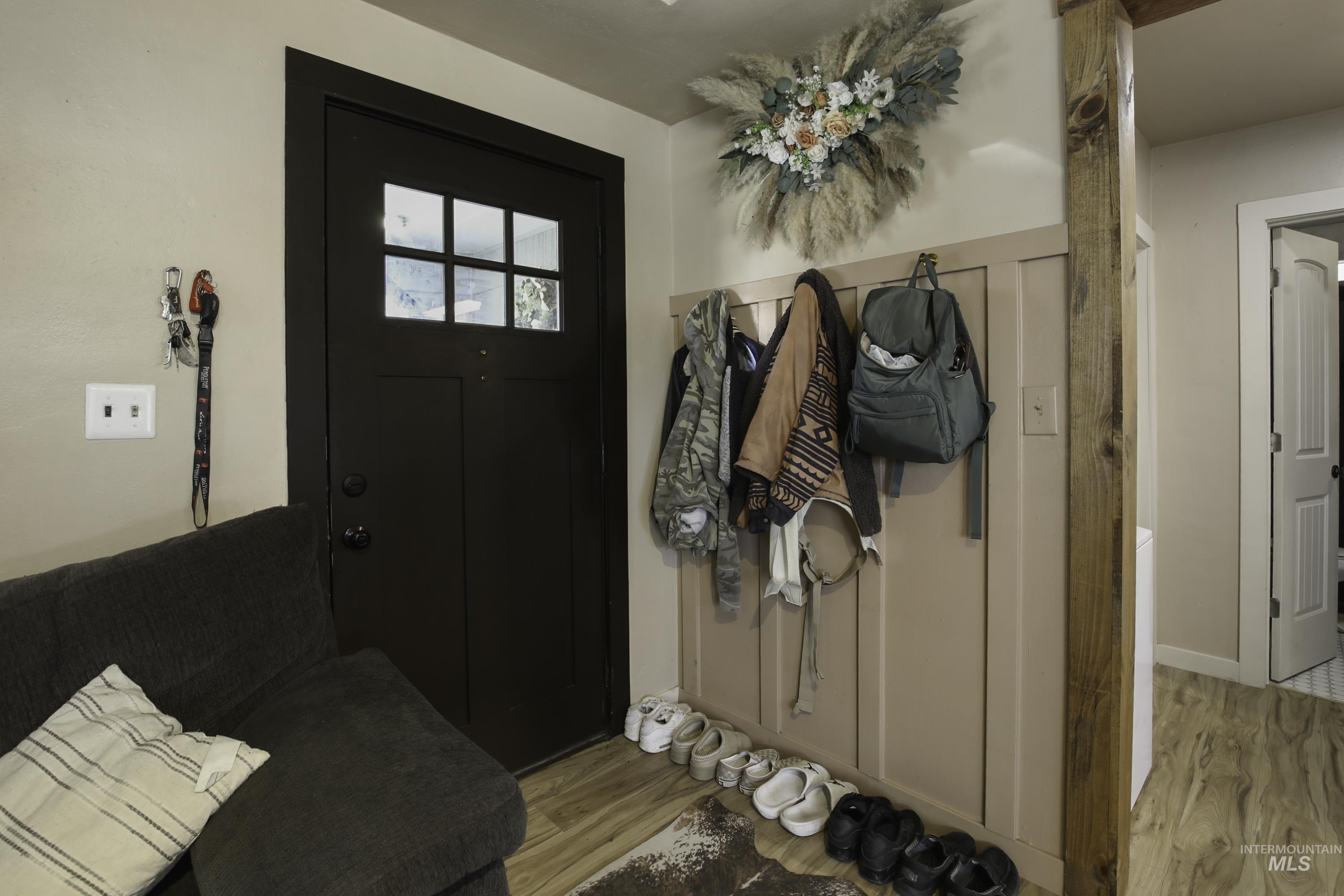 429 Burrell Ave. Property Photo 5