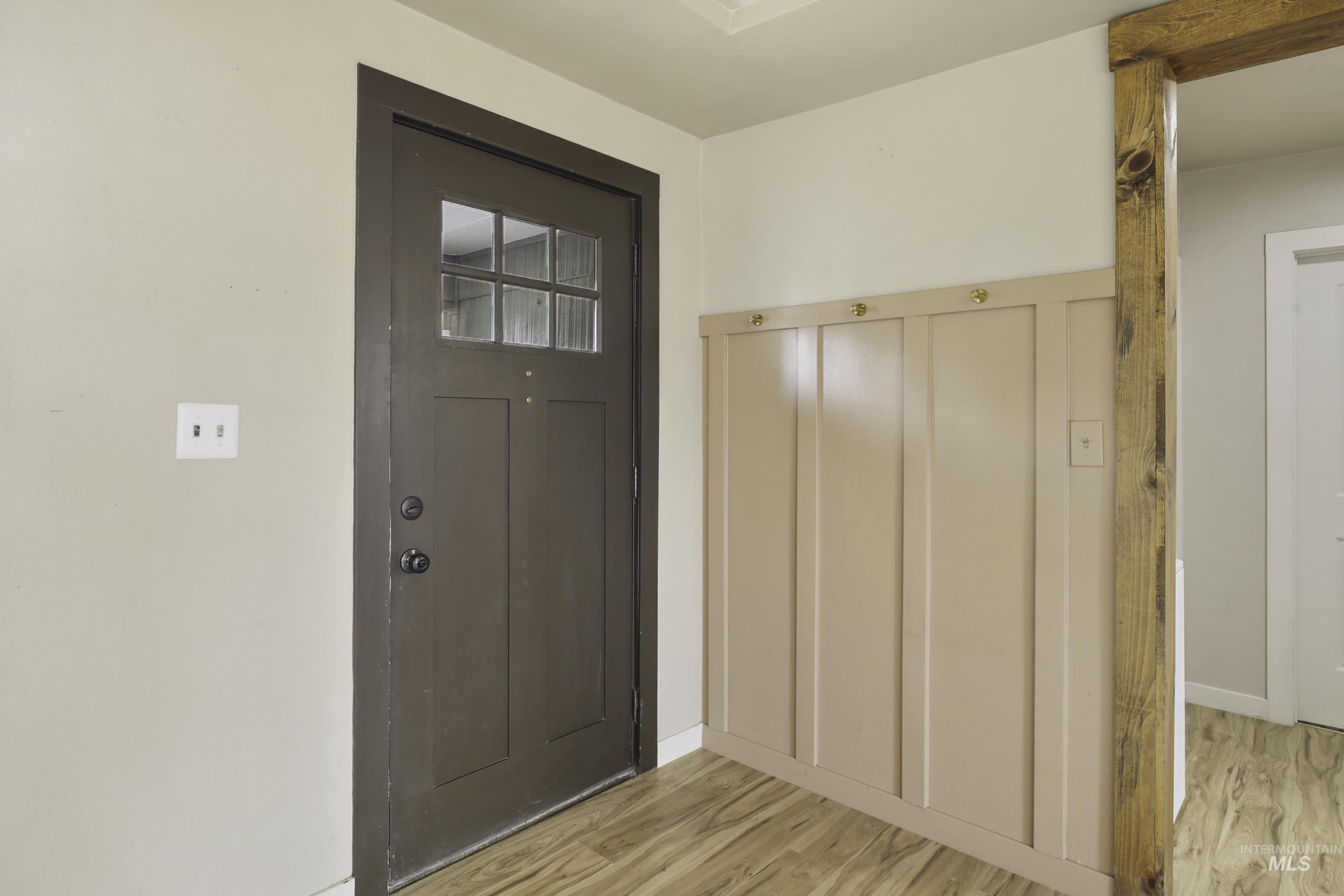 429 Burrell Ave. Property Photo 5