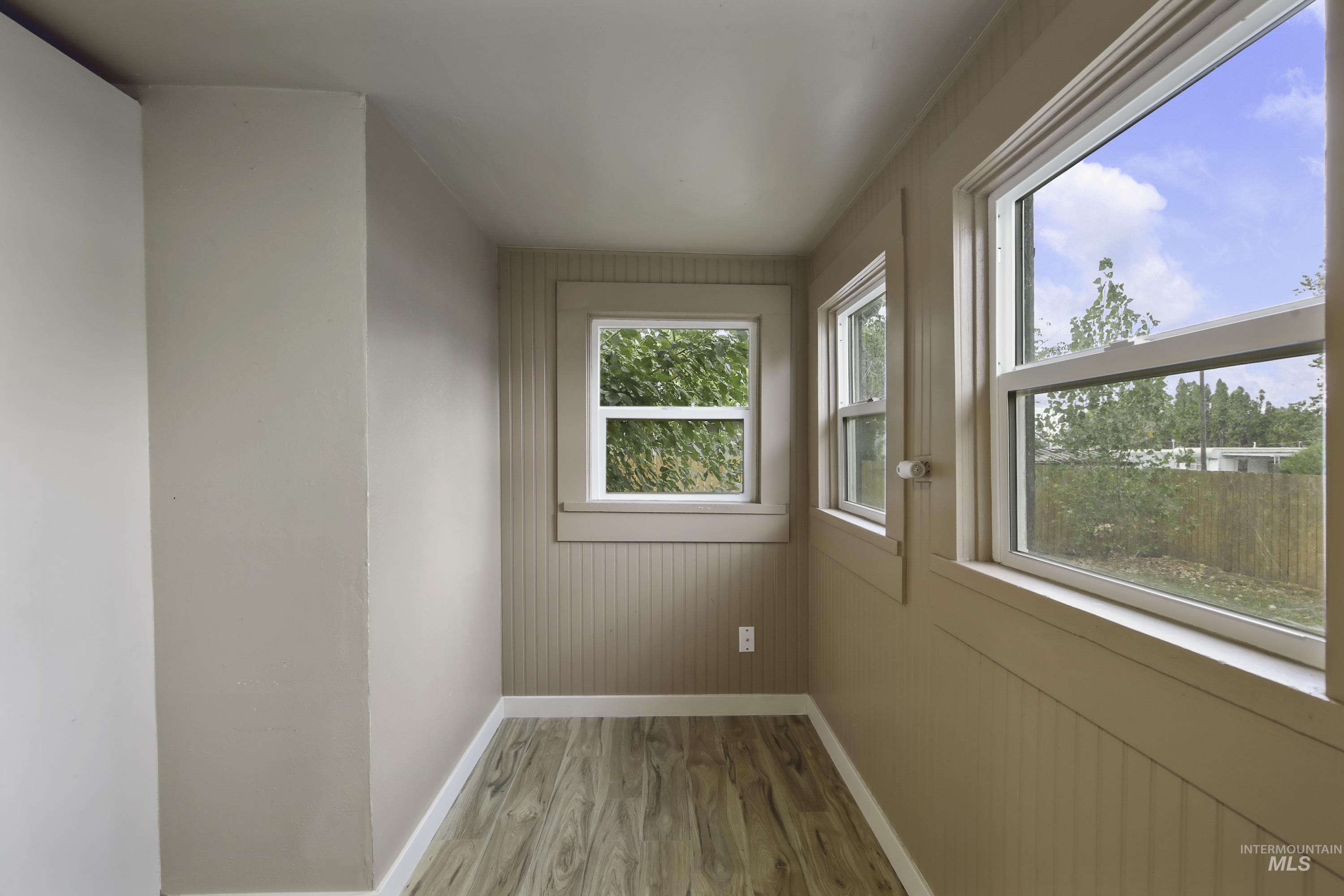 429 Burrell Ave. Property Photo 18