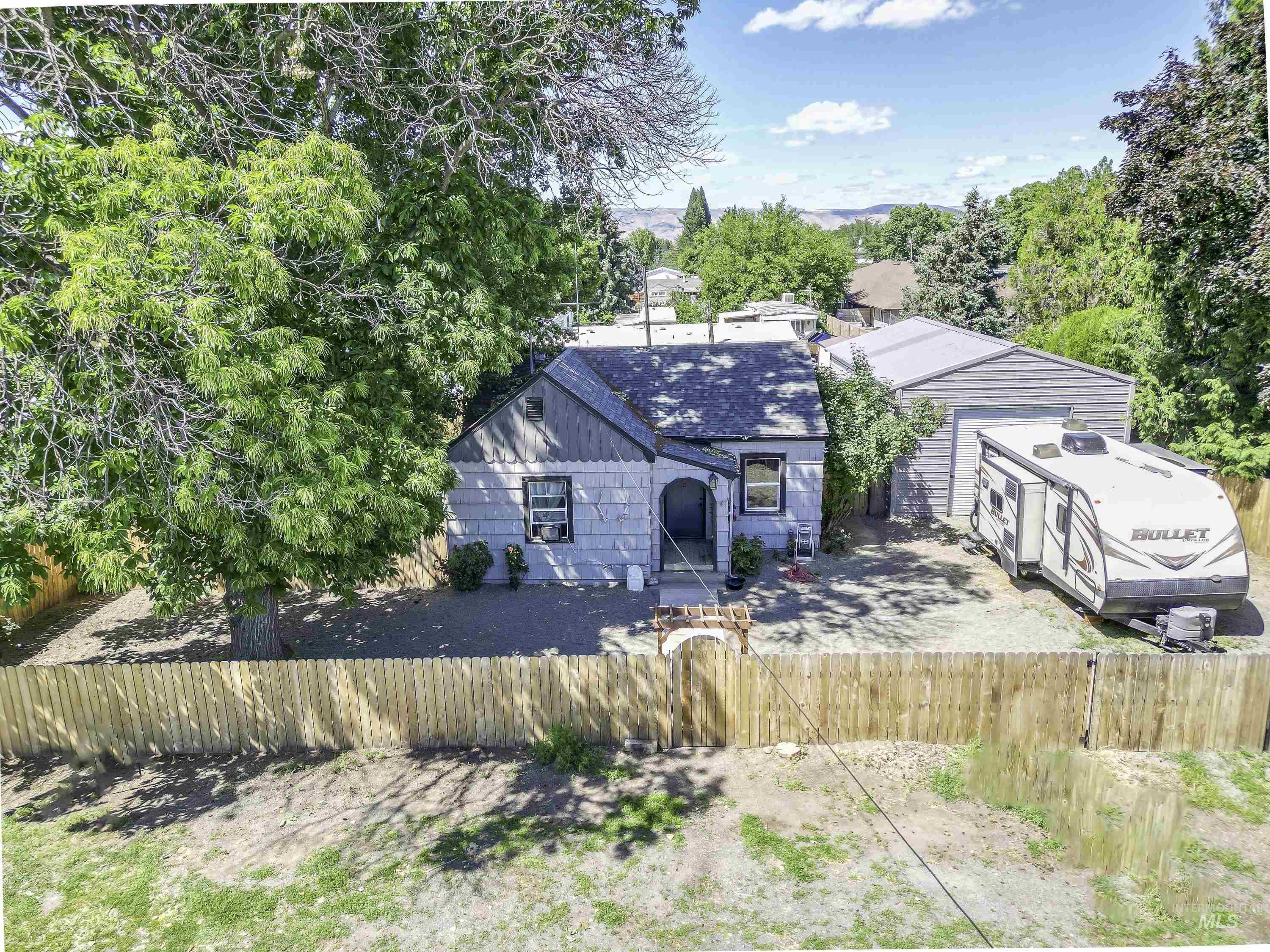 429 Burrell Ave. Property Photo 30
