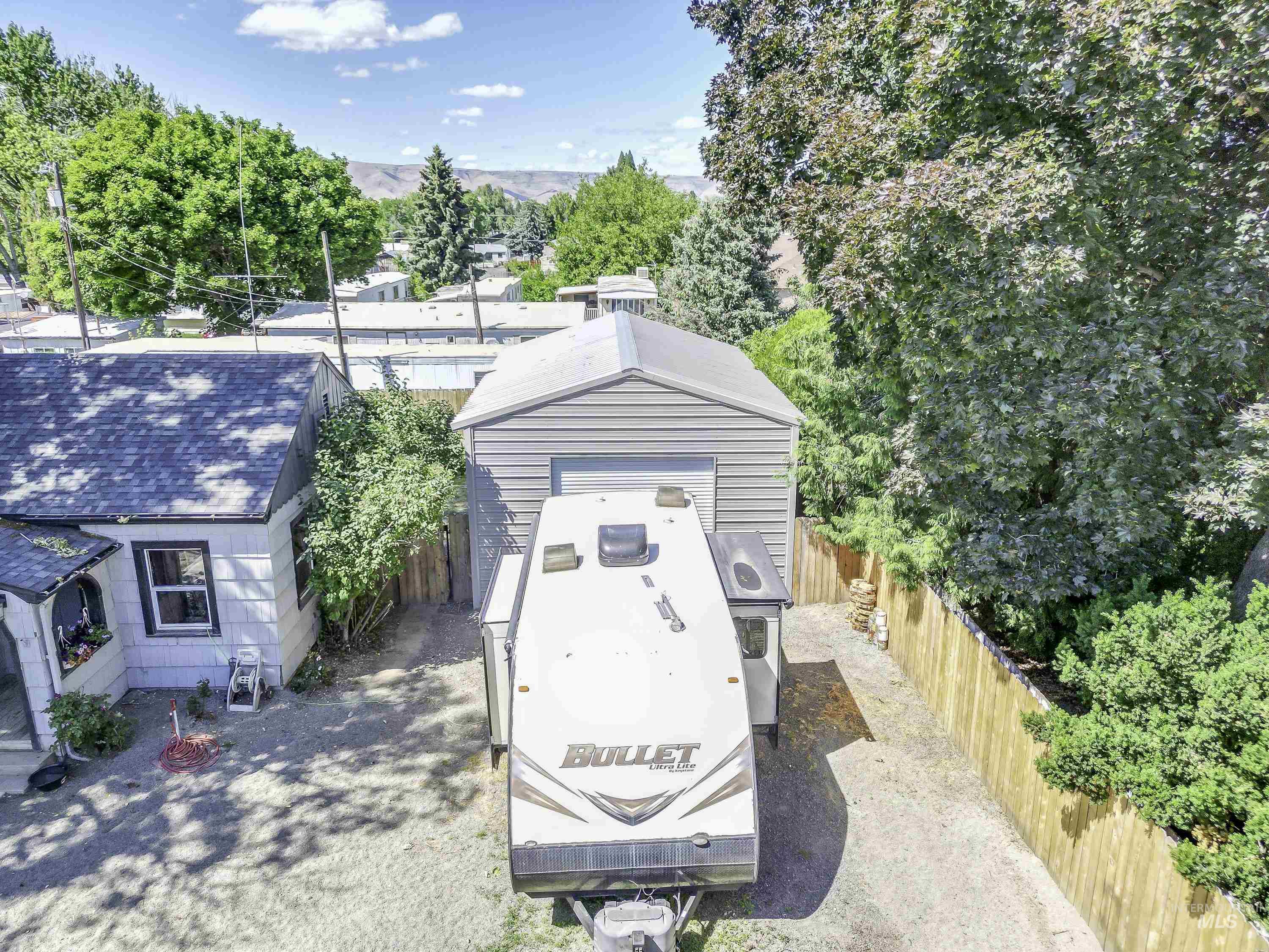 429 Burrell Ave. Property Photo 31