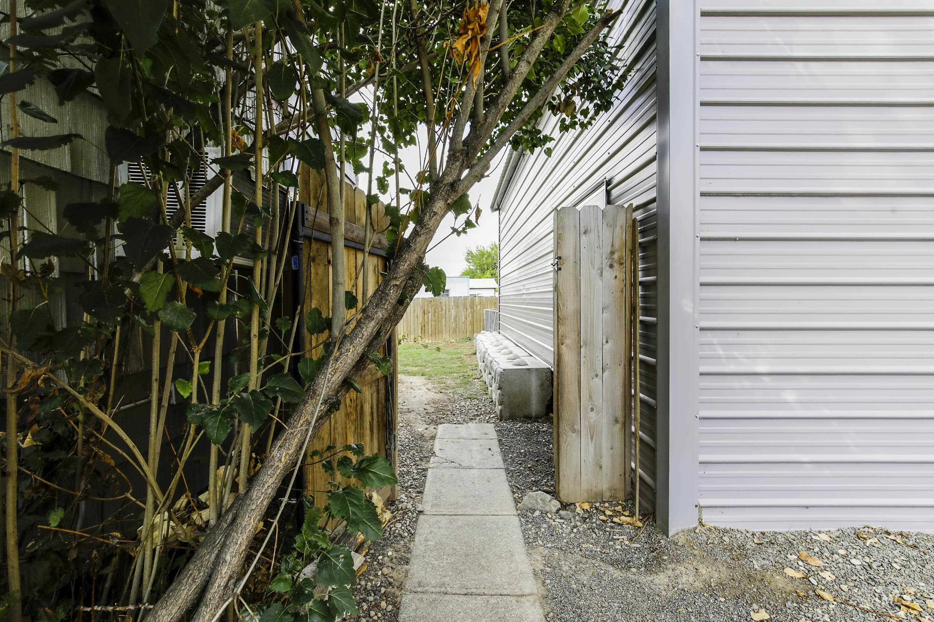 429 Burrell Ave. Property Photo 33