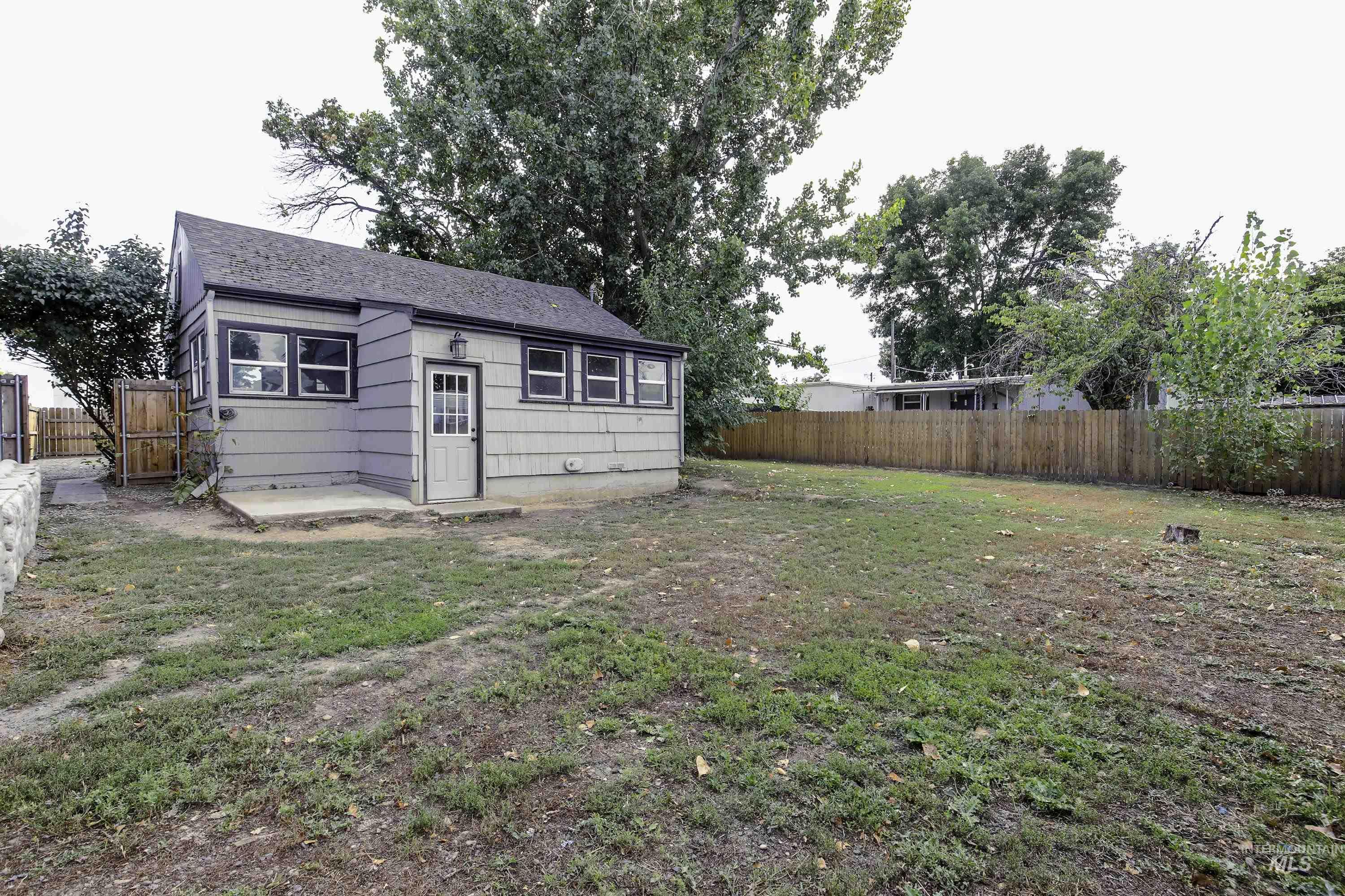 429 Burrell Ave. Property Photo 35