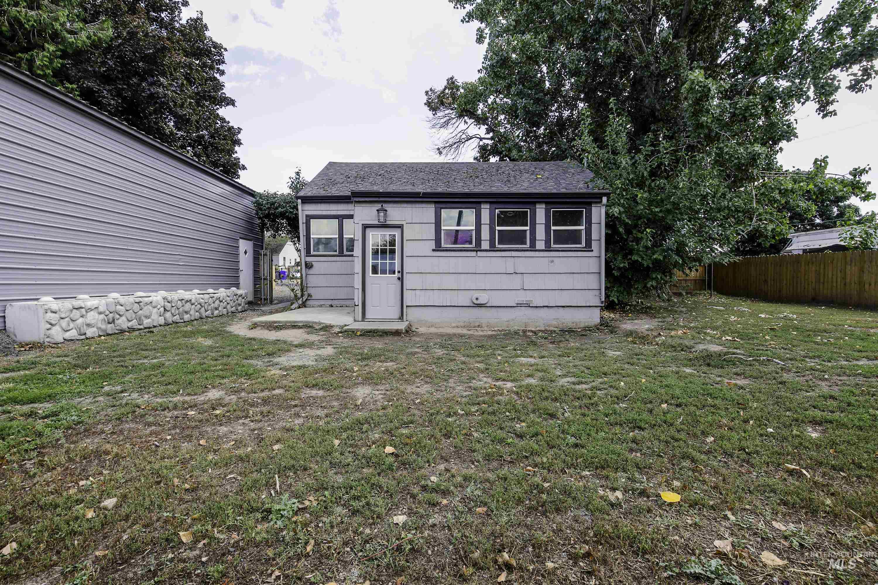 429 Burrell Ave. Property Photo 36