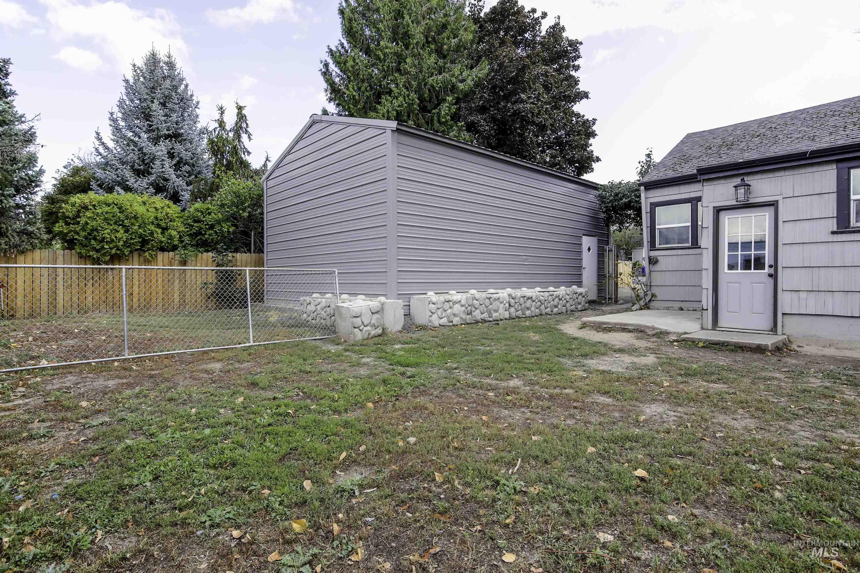 429 Burrell Ave. Property Photo 37