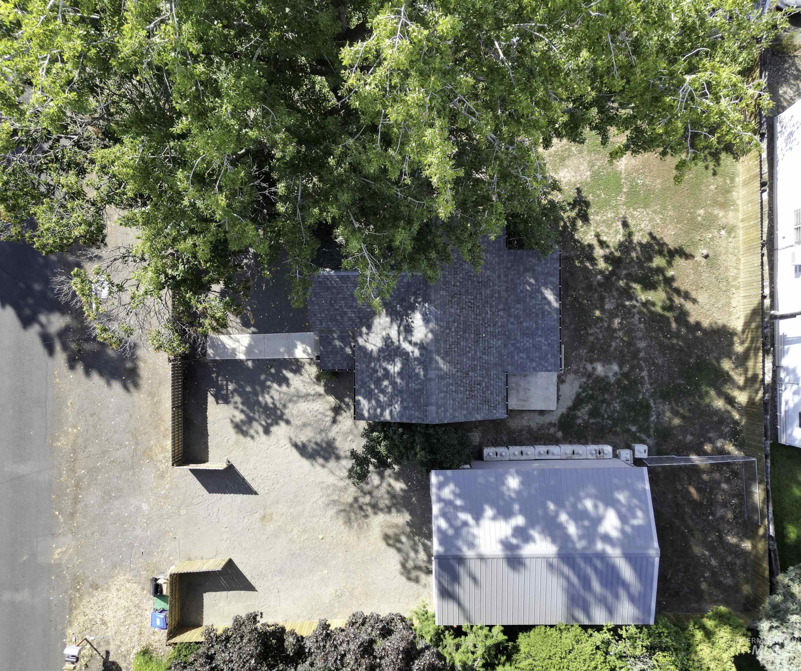 429 Burrell Ave. Property Photo 39