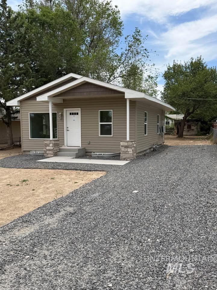 329 Lincoln Street Property Photo 1
