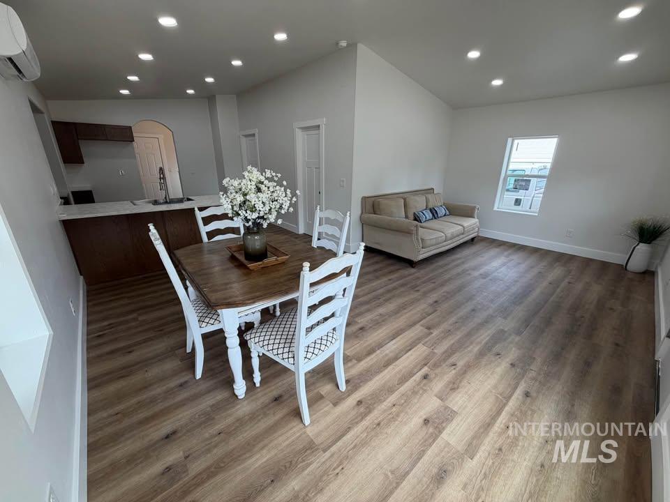 329 Lincoln Street Property Photo 4
