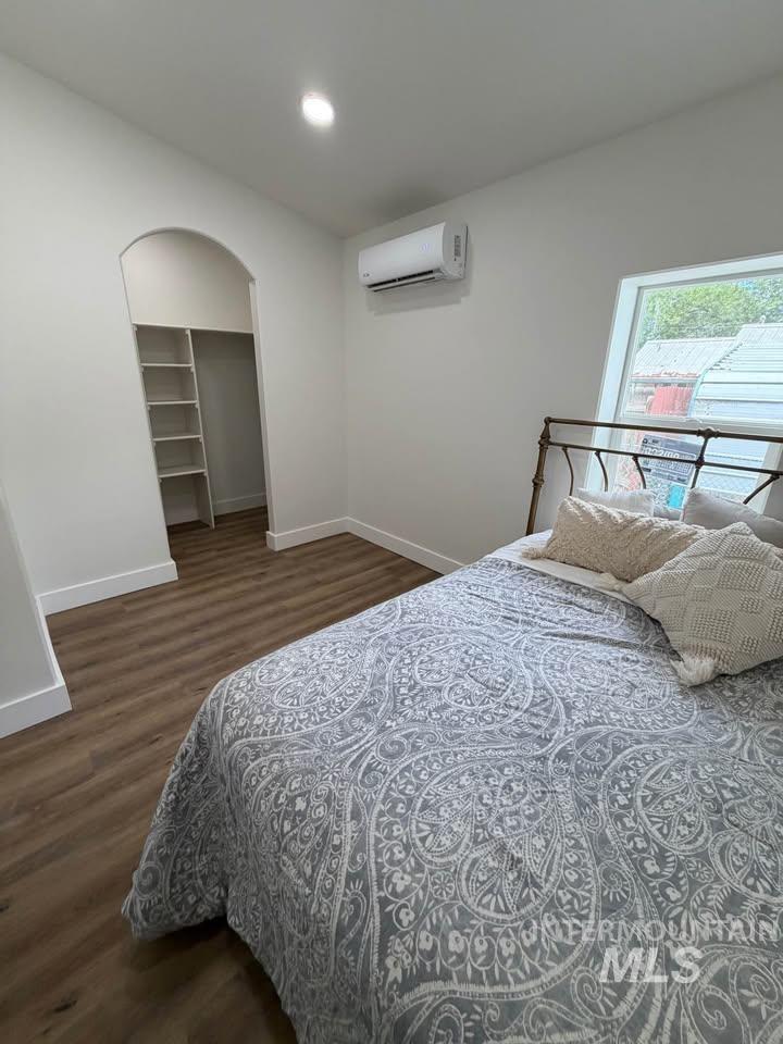 329 Lincoln Street Property Photo 6