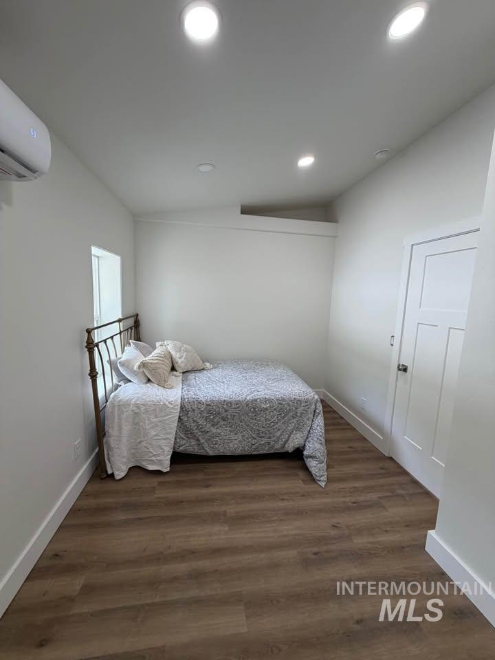 329 Lincoln Street Property Photo 8