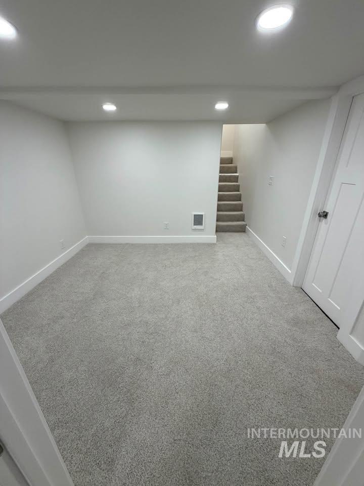 329 Lincoln Street Property Photo 10