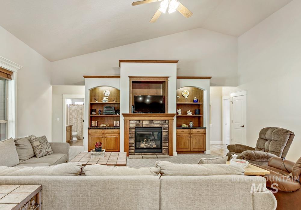 15387 Reminiscene Dr Property Photo 8