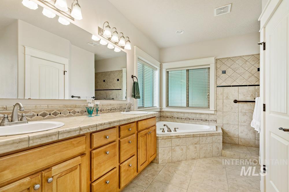 15387 Reminiscene Dr Property Photo 11
