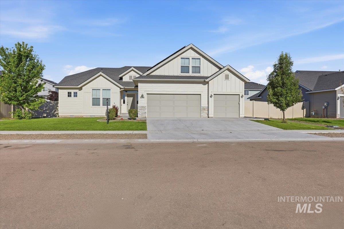13141 S Coquille River Ave Property Photo 1