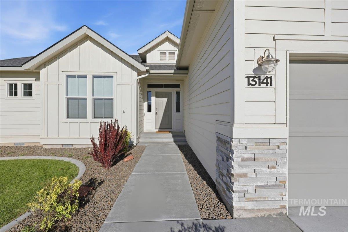 13141 S Coquille River Ave Property Photo 3