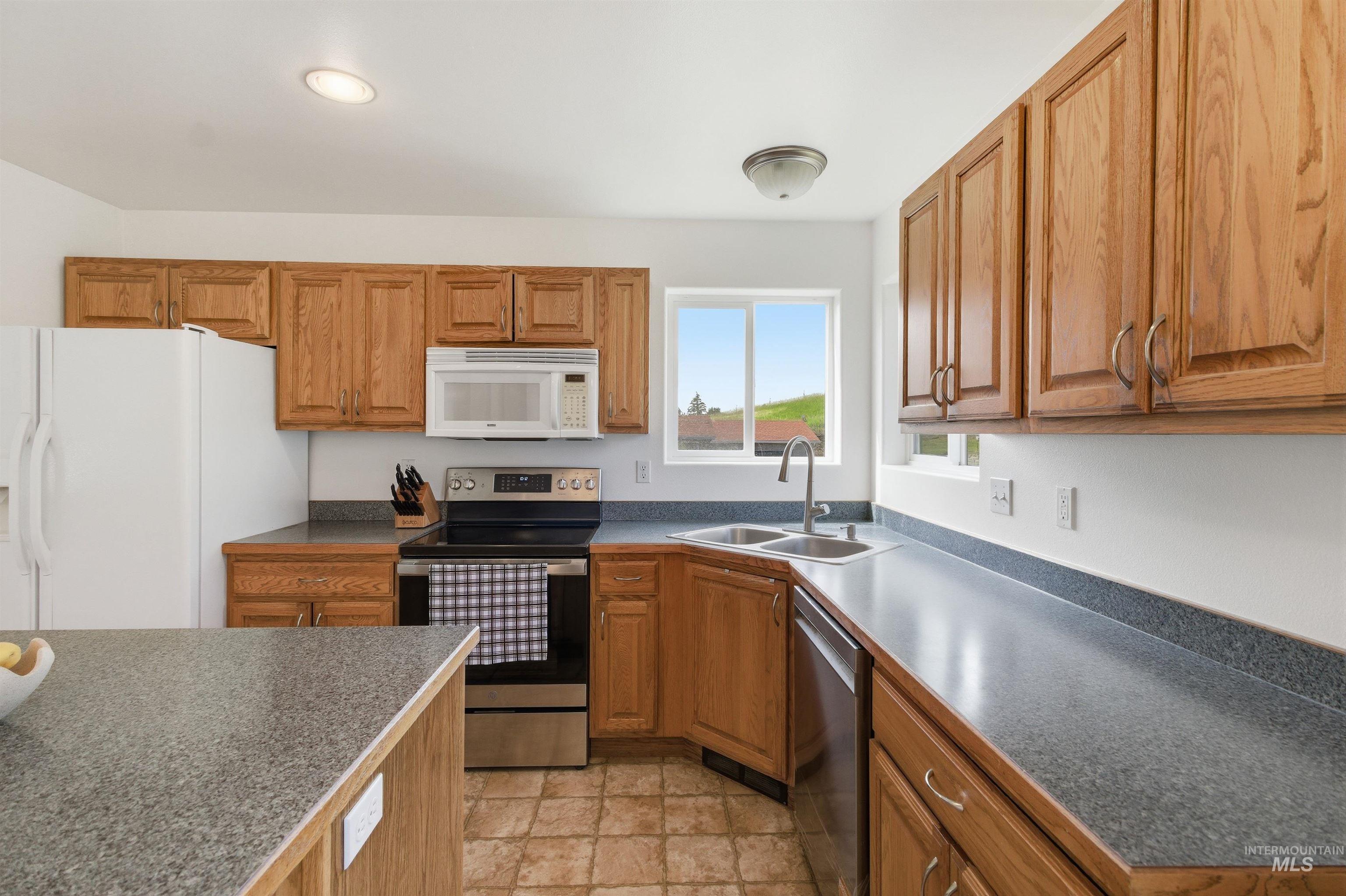 483 E Valleyview Avenue Property Photo 10