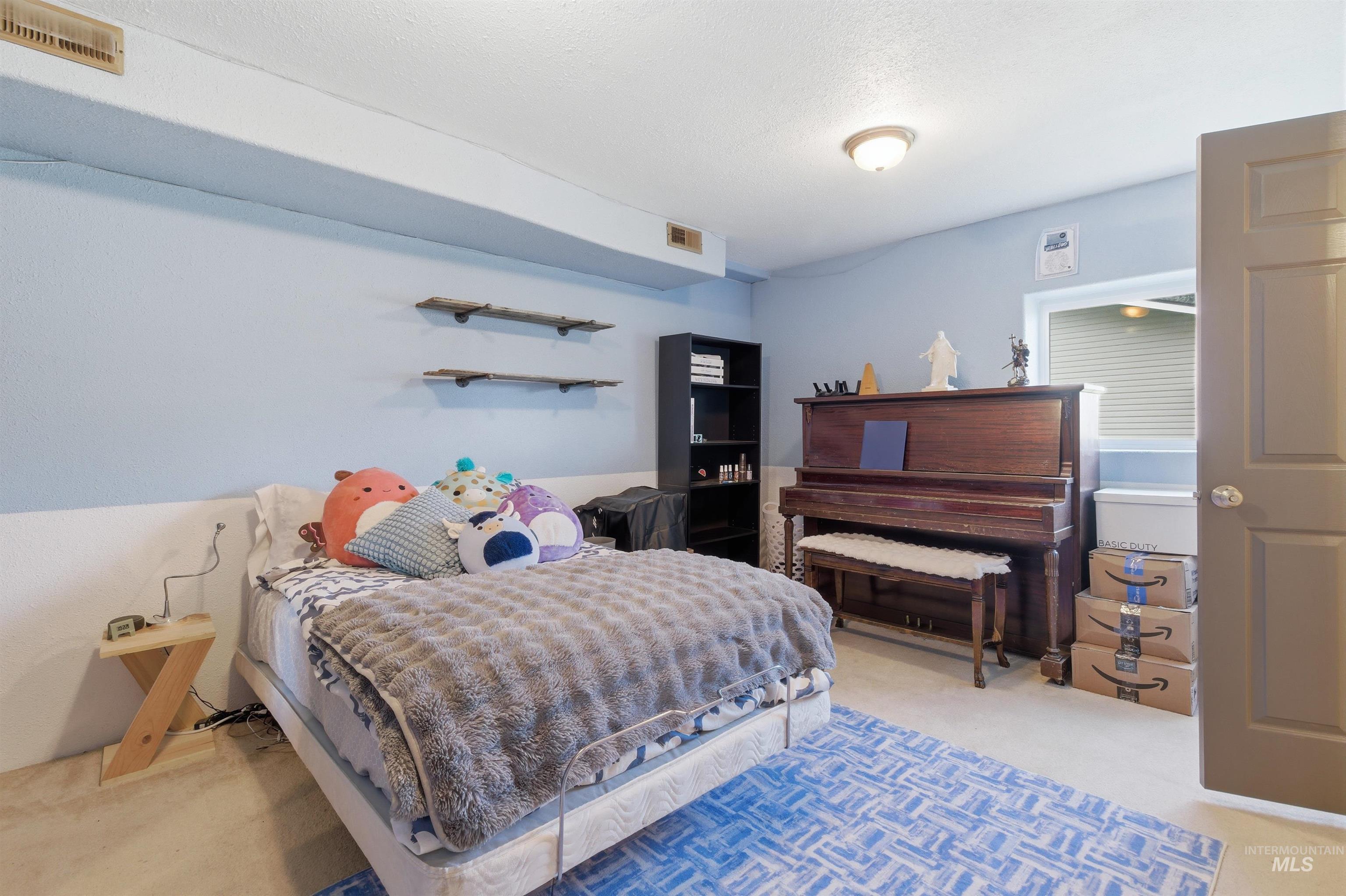 483 E Valleyview Avenue Property Photo 32