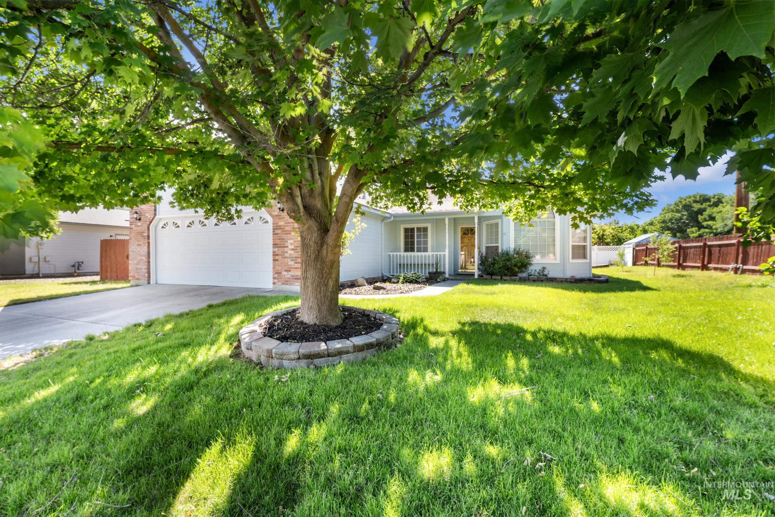 4775 N Edelweiss Ave Property Photo 2