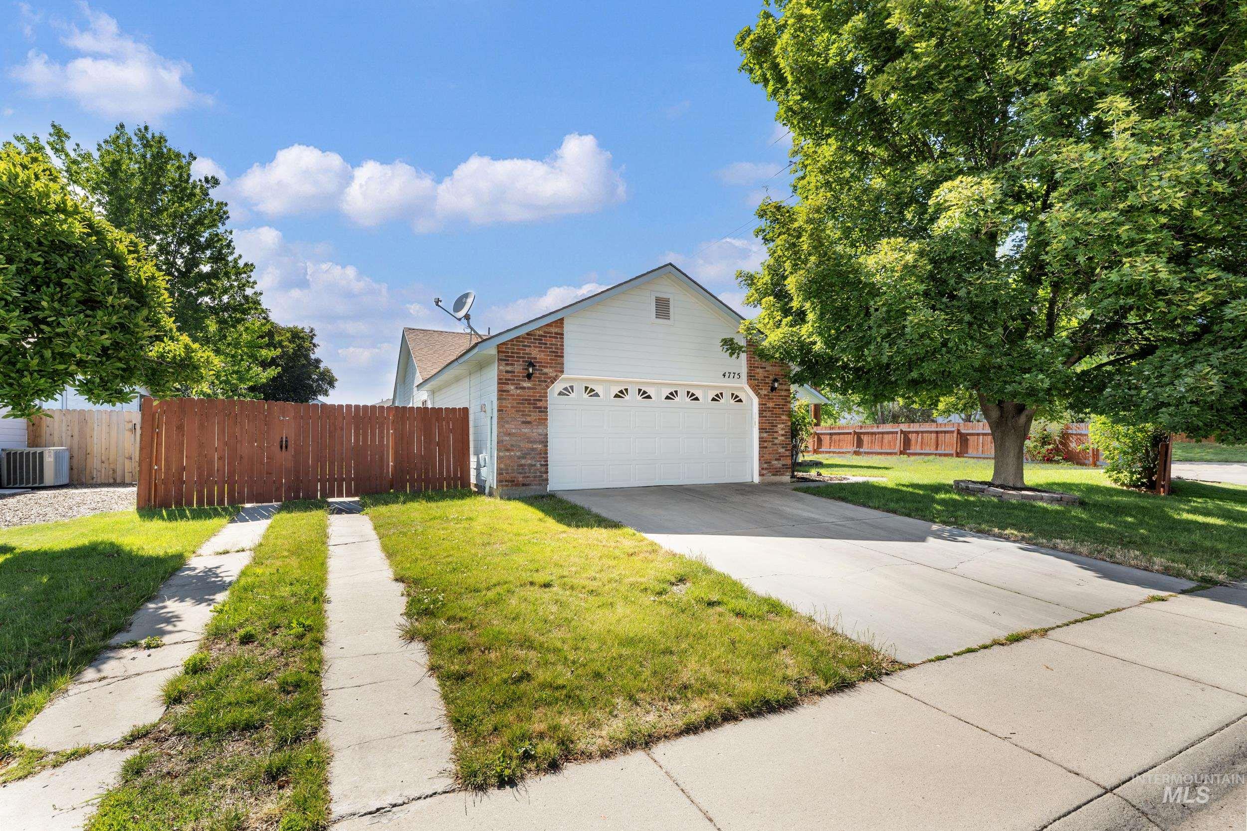 4775 N Edelweiss Ave Property Photo 3