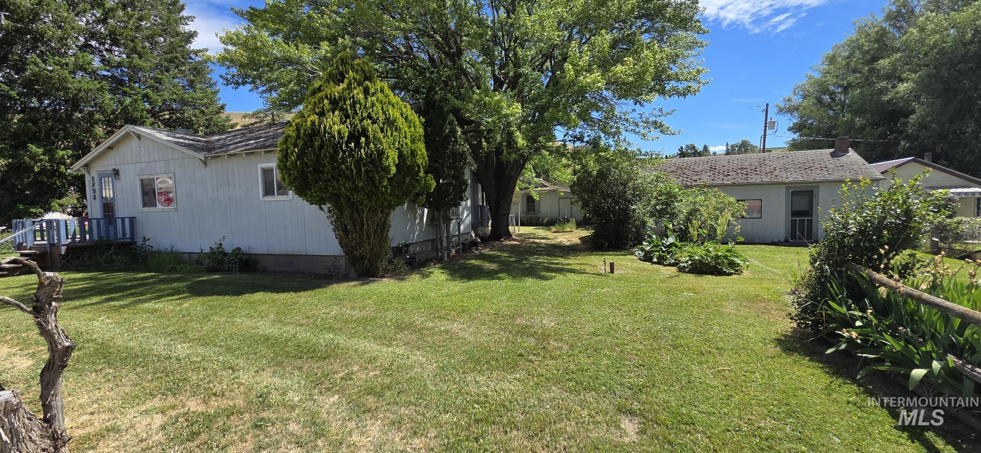 1792 Columbia St Property Photo 2