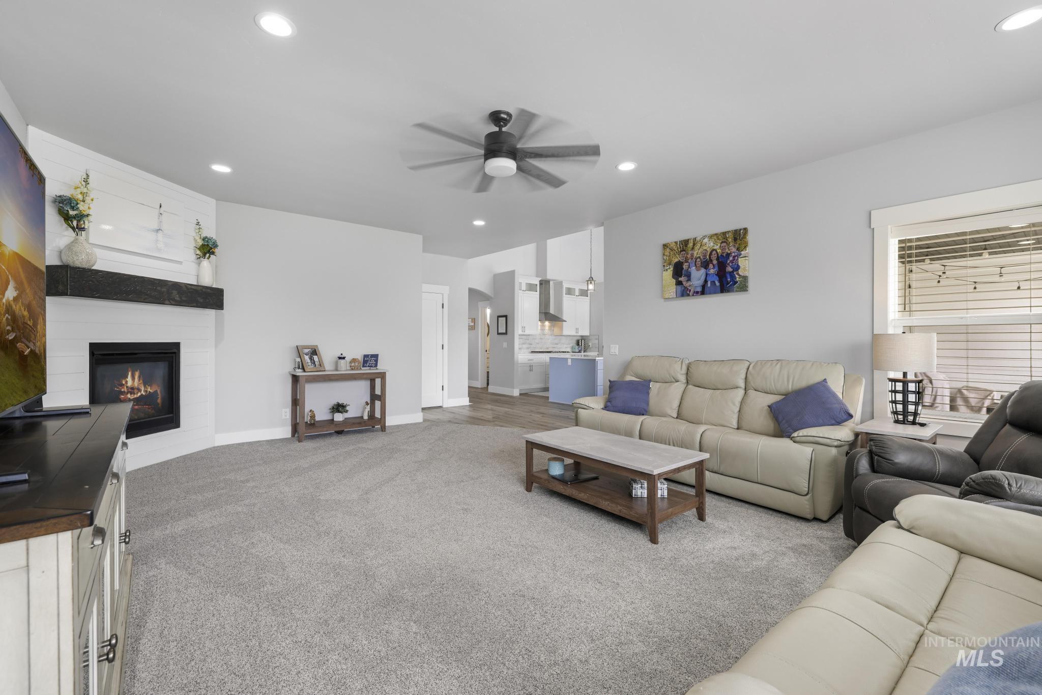 3826 Susan Cir Property Photo 6