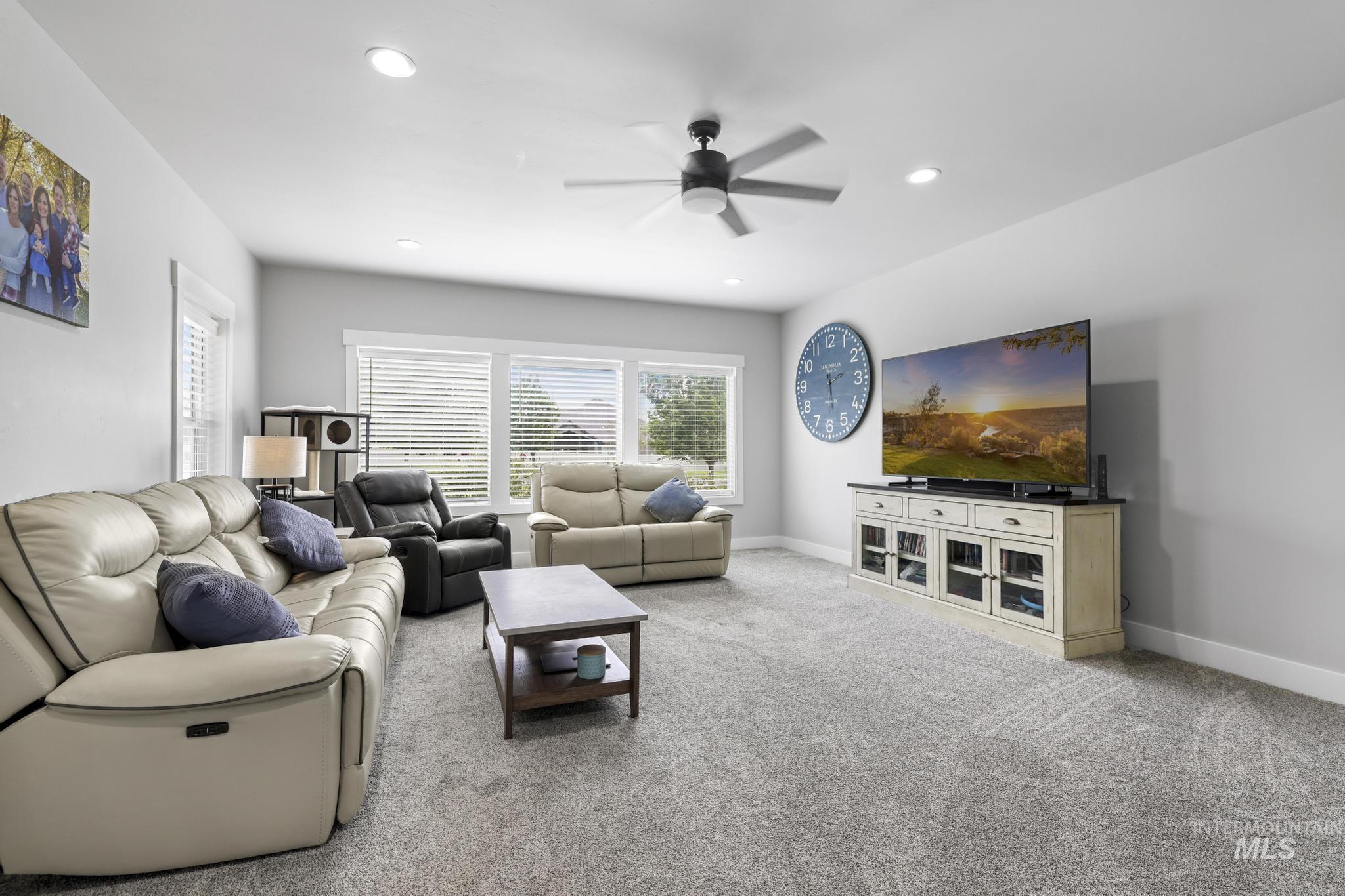 3826 Susan Cir Property Photo 8