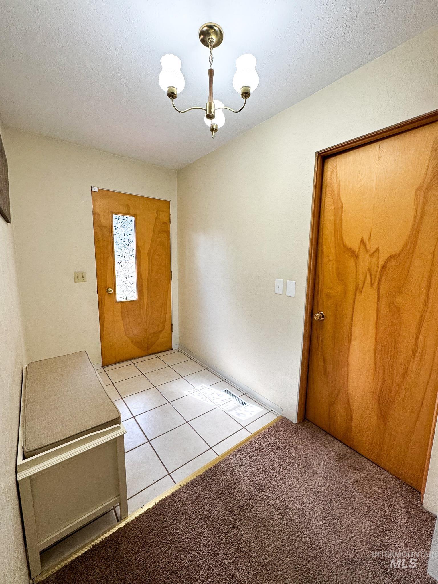 703 College St Property Photo 6